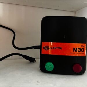 FREE SHIPPING! Gallagher M30 Fence Energizer